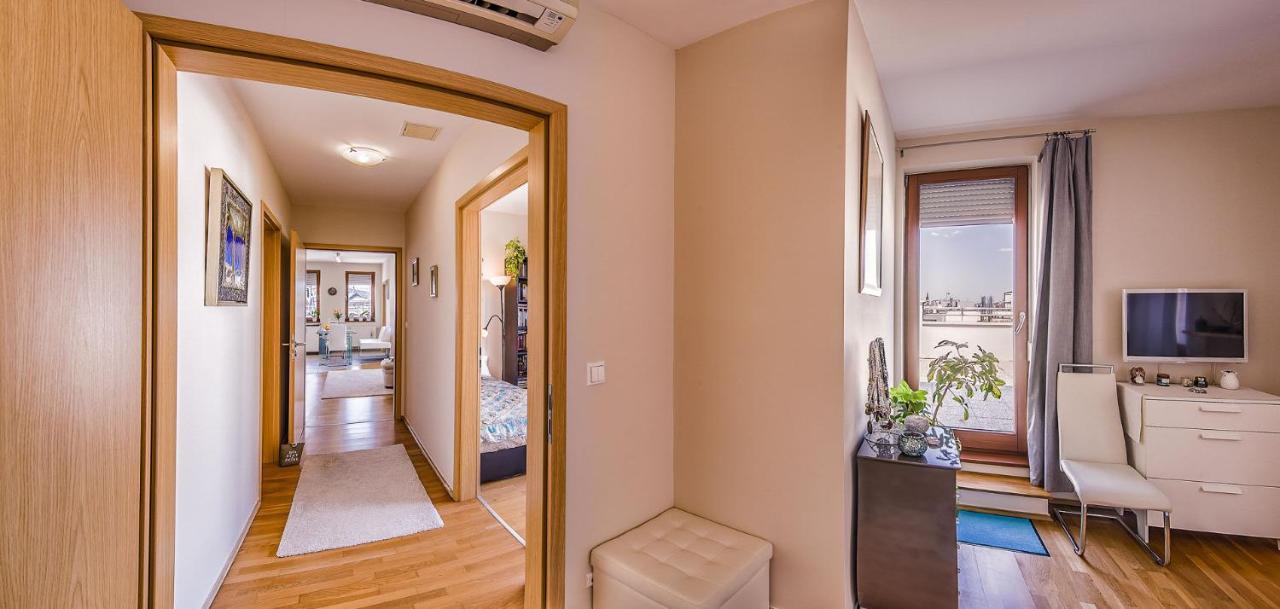 Budapest Top Apartment With Private 90 Sqm Rooftop, Free Parking And Air Condition Esterno foto