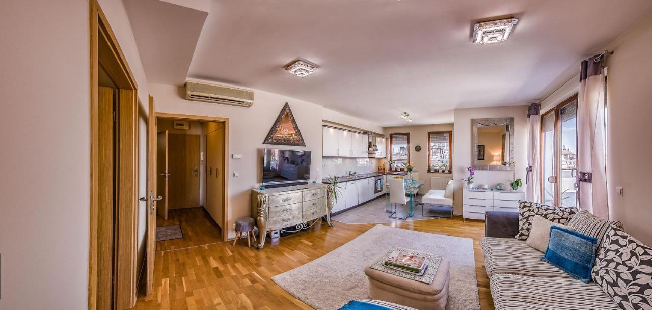 Budapest Top Apartment With Private 90 Sqm Rooftop, Free Parking And Air Condition Esterno foto