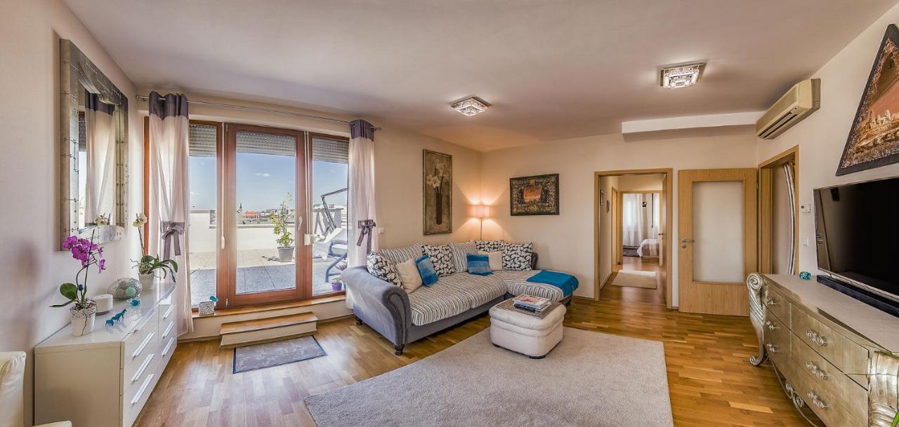 Budapest Top Apartment With Private 90 Sqm Rooftop, Free Parking And Air Condition Esterno foto