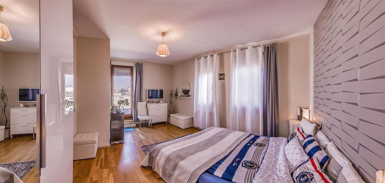 Budapest Top Apartment With Private 90 Sqm Rooftop, Free Parking And Air Condition Esterno foto
